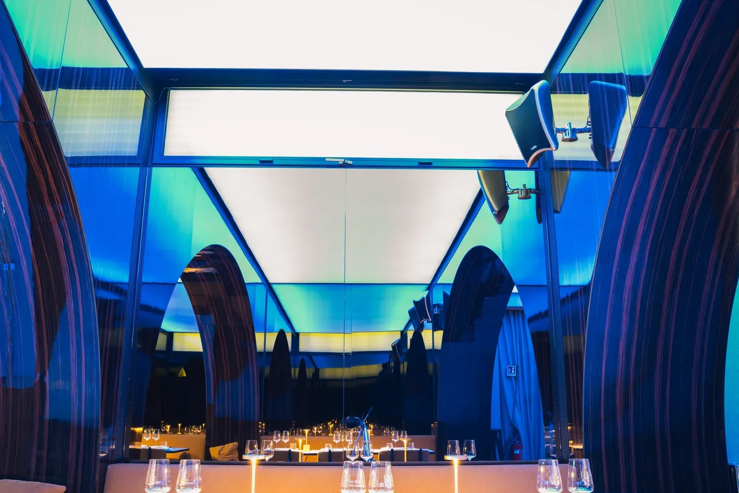 Bars & Restaurants4