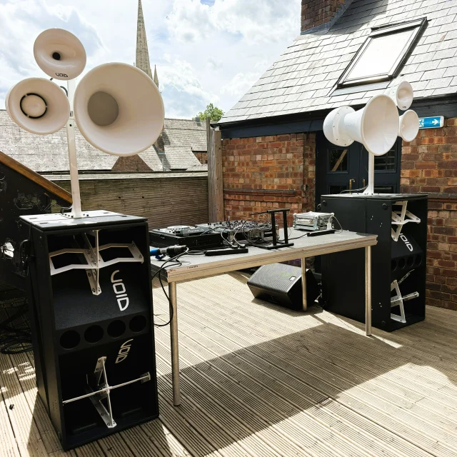 A few weeks ago we had the pleasure of supporting @total.audio.solutions with a setup for their long time client @circlelincoln. The weather held up it's end of the deal ☀️as did the far more reliable @voidacoustics package Thanks, Panni for your help on this one. 

Equipment included - 

2 x Void Acoustics Air Motion
2 x Void Acoustics Stasys Xair
1 x Void Acoustics Bias Q3
1 x Void Acoustics Bias Q5
2 x Electro Voice ELX 115P
4 x Cameo Root Bar SMD

#voidacoustics #cameolighting #prosound #eventhire #terraceparty #soundsystem #airmotion #electrovoice #globaltruss