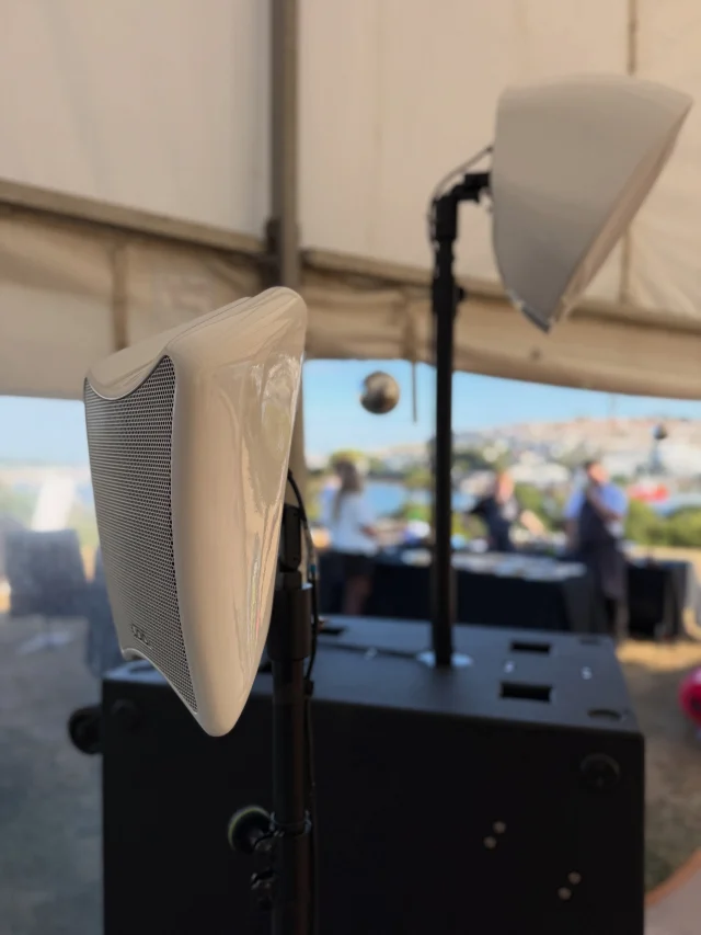 Last week saw Joe’s 40th Birthday celebrations and if the view wasn’t a treat enough, the guests were also lucky to get the @love_deluxx experience with very special guest @selenabrosemusic on the vocals! Another cracking show by the team, thanks for having us Lara and Joe #lovedeluxx #voidacoustics #falmouth #prosound #singer 

@danondrumsx 
@paulonsax
@wearesomaagency